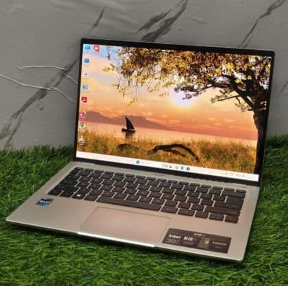 Acer Swift SF314-71 Laptop