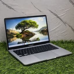 Apple MacBook Air M1 Laptop