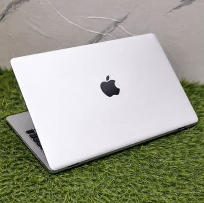 Apple MacBook Air M2 Laptop